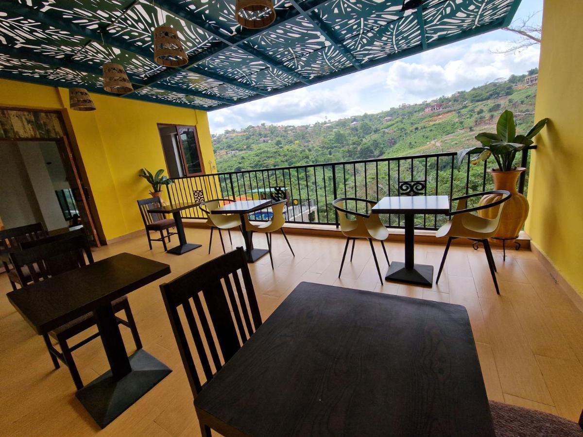 Cactus Creek Hotel Aburi Kültér fotó