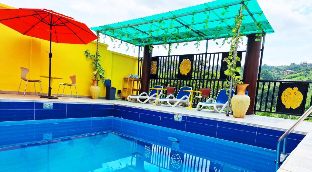 Cactus Creek Hotel Aburi Kültér fotó