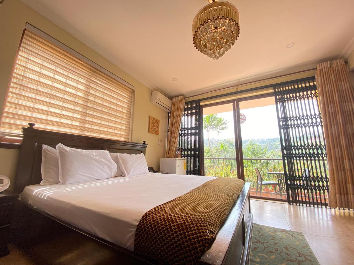 Cactus Creek Hotel Aburi Kültér fotó