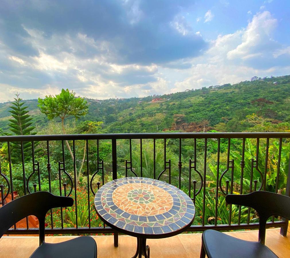 Cactus Creek Hotel Aburi Kültér fotó
