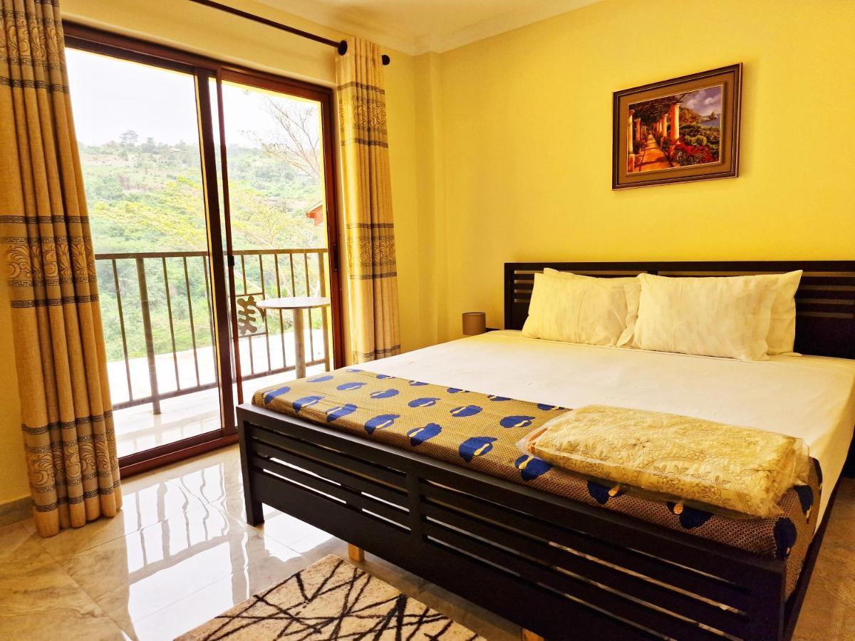 Cactus Creek Hotel Aburi Kültér fotó