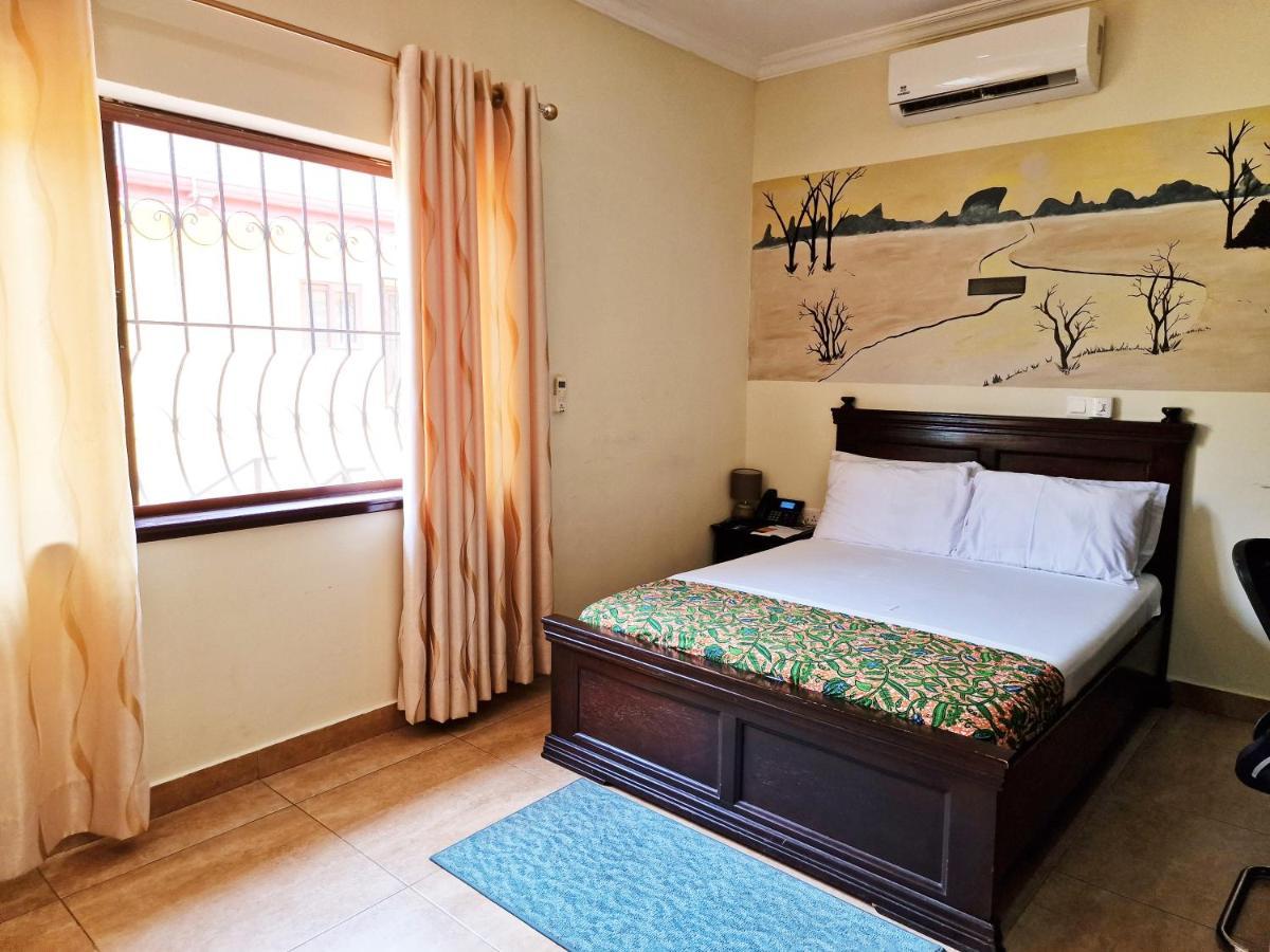 Cactus Creek Hotel Aburi Kültér fotó