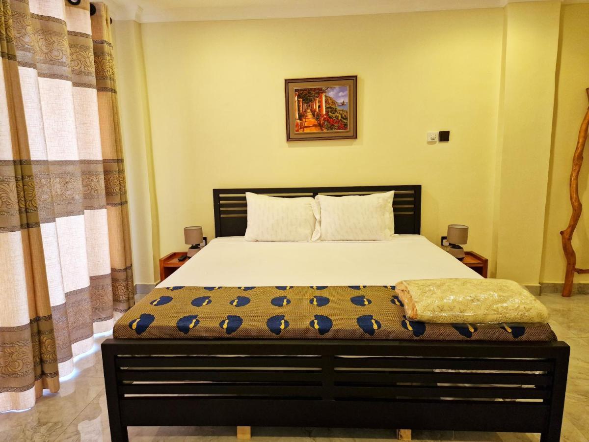 Cactus Creek Hotel Aburi Kültér fotó